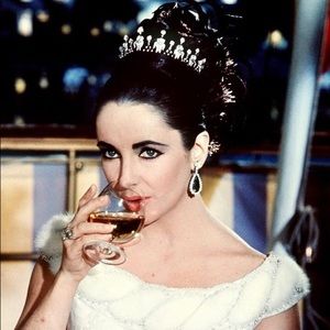 Meet your Posher, Alexia